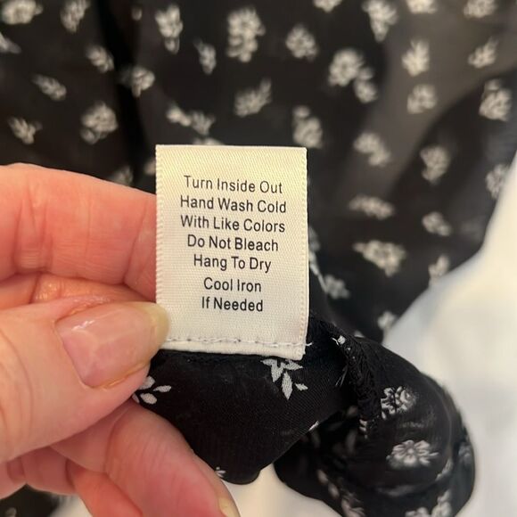 Blu Pepper OSFM Black Floral Tie-Front Batwing Blouse EUC - Picture 6 of 10